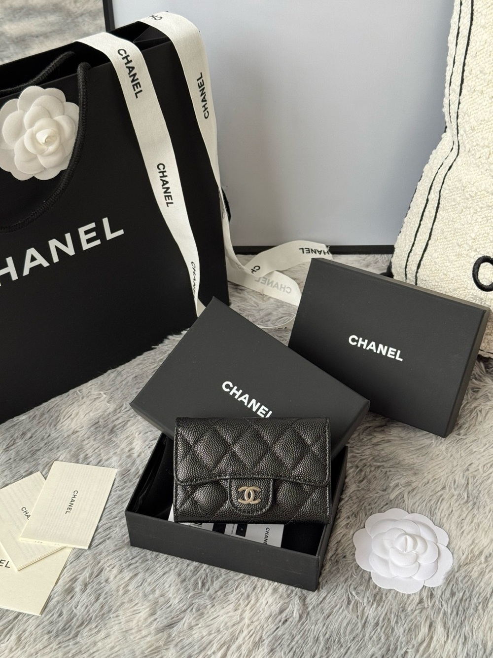 Good CHANEL Black Quilted Leather Card Wallet with CC Turn-Lock